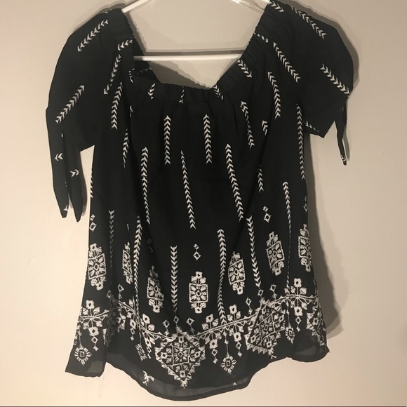 Society Girl Off-the-Shoulder Top - Picture 3 of 3